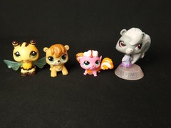 LPS Magic Motion Treehouse with Littlest Pet. Shop animals and accessories.