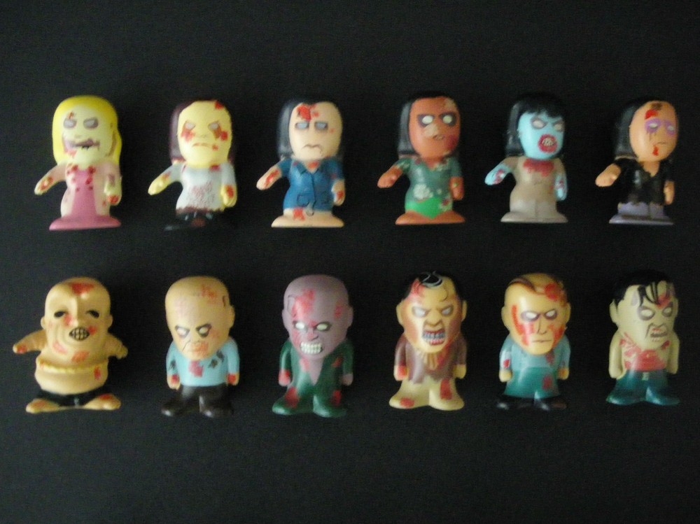 2014 Bulls i Toys The Walking Dead CHIBIS Complete 12 Walkers Mini Figurines Set