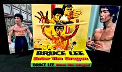 BRUCE LEE 🥋 ENTER THE DRAGON 🥋 Action Figure on Custom Design Display Diarama