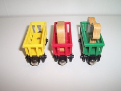 Thomas Wooden Train Circus Cars Wagon Car Lot Red Yellow Green 1997 1998