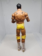 WWE WWF ALBERTO DEL RIO WRESTLING ACTION FIGURE 2011 MATTEL Yellow tight