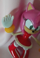 Sonic Figure Amy Rose Toy Island Sonic X Megabot Sonic the Hedgehog 2006 RARE