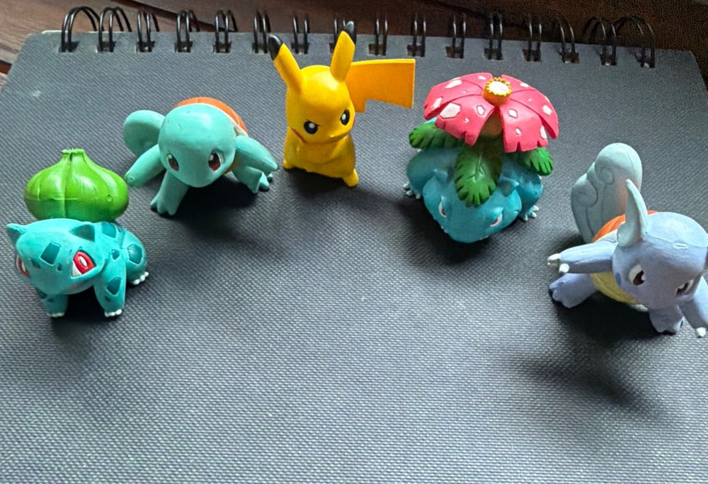 Pokémon Toy Figure Lot of 5- Venusaur Wartortle Pikachu Squirtle Bulbasaur