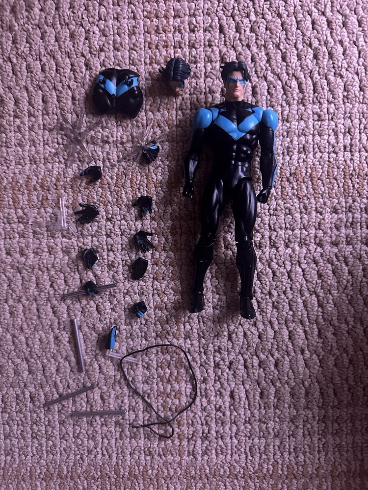 MAFEX No.175 Nightwing (Batman Hush) Medicom Toy Action Figure READ DESCRIPTION