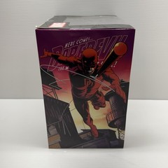 McFarlane Toys Marvel Daredevil #600 Platinum Chase 1:10 Scale Figure with Scene