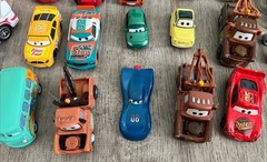 Disney/Pixar Cars Lot 24 Character Toy Vehicles McQueen Die Cast & Plastic