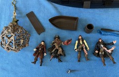 Hawthorne Pirates Of The Caribbean Black Pearl Ghost Ship & Figures lights sound