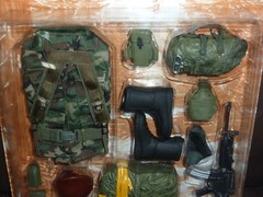 ULTIMATE SOLDIER WEAPON SETS 82ND AIRBOURNE INFANTRY 1/6TH SCALE on card