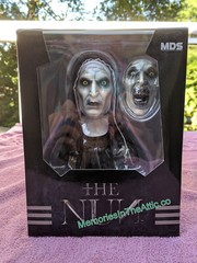 Mezco The Nun Deluxe Stylized 6-Inch Action Figure 2 Faces Valek The Conjuring