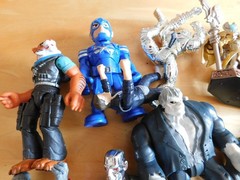 Action Figures DC Comics/Hasbro/Marvel/Mattel/Other Lot Mixed (17 Figures)