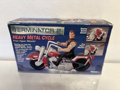 1992 Terminator 2 Heavy Metal Cycle Kenner – Tape Broken on One Side, NIB!