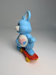 VINTAGE 1980s CARE BEARS COUSIN PVC MINI SWIFT HEART RABBIT ON SKATEBOARD
