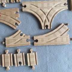 LOT of Vintage Thomas The Train Wooden Railway Tracks 69 Pieces Maron Bridge