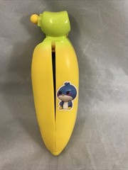 BANANA BUNCH Pawka Penguin Figure & Yellow Banana 2018 Cepia Loose