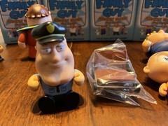 KIDROBOT FAMILY GUY FREAKIN’ SWEET MINI SERIES COMPLETE SET OF 8 W/Boxes! MINT!