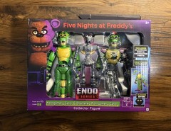 Jazwares FNAF ENDO Series Montgomery Gator & Shattered Montgomery 2 Pack