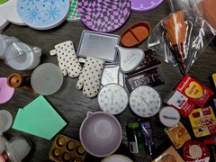 Miniverse Make It Mini & Real Brands Foods 160 Pieces ~ Sweets, Tables, Bowls