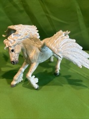 Safari LTD Love Dragons and Pegasus Lot of 3 Fantasy Figures Free Shipping