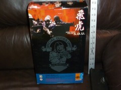 CHEONG HONG KONG POLICE SDU 1999 DRAGON FIGURES SOME YELLOWING INSIDE