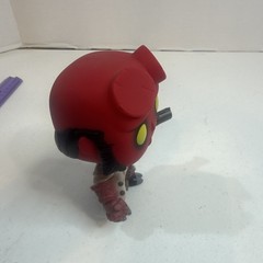 Funko Hellboy Hellboy Vinyl Figure Red Beige Black Yellow Devil w/Gun Accessory