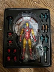 Mezco One:12 Collective Marvel’s The Avengers Invincible Iron Man Action Figure