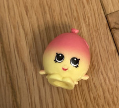 Lot of 34 Mini Toys Shopkins FlipAZoo Kitty In My Pocket Collectibles Free Ship