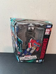 Transformers Netflix Optimus Prime complete War For Cybertron package open box