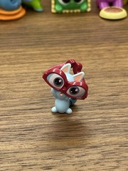 Lost Kitties Lot Of 8 Cat Kitten Mini Figures