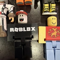 Lot of 8 ROBL0X Fig with MATT DUSEK Series 1 Pumpkin Hat Helmet & Staff NO CODE