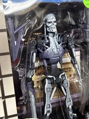 NECA Robocop VS Terminator Heavy Gunner Endoskeleton Action Figure Authentic New