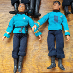 Lot of (14) vintage MEGO figures , solid bodies and accessories – DC, Star Trek+