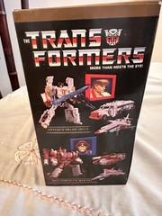 TRANSFORMERS X STREET FIGHTER II OPTIMUS PRIME RYU VS. MEGATRON M. BISON TAKARA