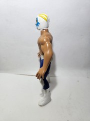 MIL MASCARAS Rare 90’s Mexican Lucha Libre Wrestling Hard plastic 6″ ( with cape