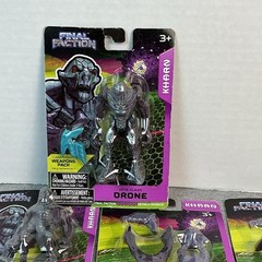 Final Faction Alien/Weapons Action Figures & Accessories 16-Piece Mixed Lot