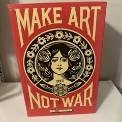 Shepard Fairey Obey x Bearbrick 400% 100% Make Art Not War 2023 Designercon EX