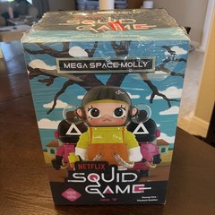 Authentic POP MART MEGA SPACE MOLLY SQUID GAME 400% + 100% – PINK Brand New