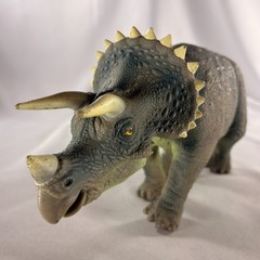 Triceratops JP08 Jurassic Park Kenner 1993 Figure jp 08 dinosaur