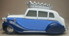 Disney Pixar Cars 2 The Queen Deluxe 1:55 Diecast FC Queen of England