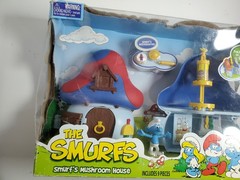 NEW The Smurfs Blue Smurf’s Mushroom House 2008 Jakks – Box DAMAGE