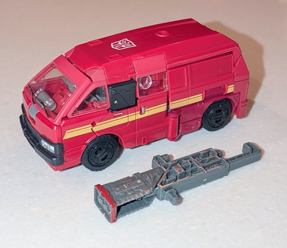 Transformers Earthrise War For Cybertron Ironhide Deluxe generations