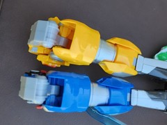 Voltron Legendary Defender 16″ with sword 2017 Playmates toys