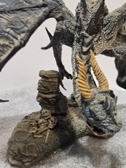 2005 McfarlaneDragons Quest for the Lost King Komodo Clan Dragon Series 1