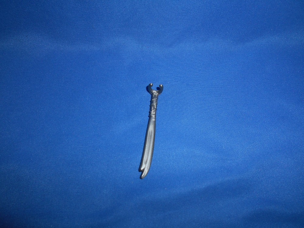 1989 GI JOE ARAH GNAWGAHYDE WRIST MACHETE PART ACCESSORY