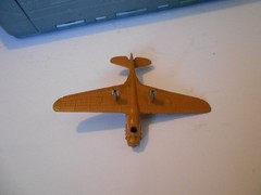 Toy U.S. Aircraft Carrier USS Doris Miller (CVN-81) w/4 WWII Airplanes, 18″ L