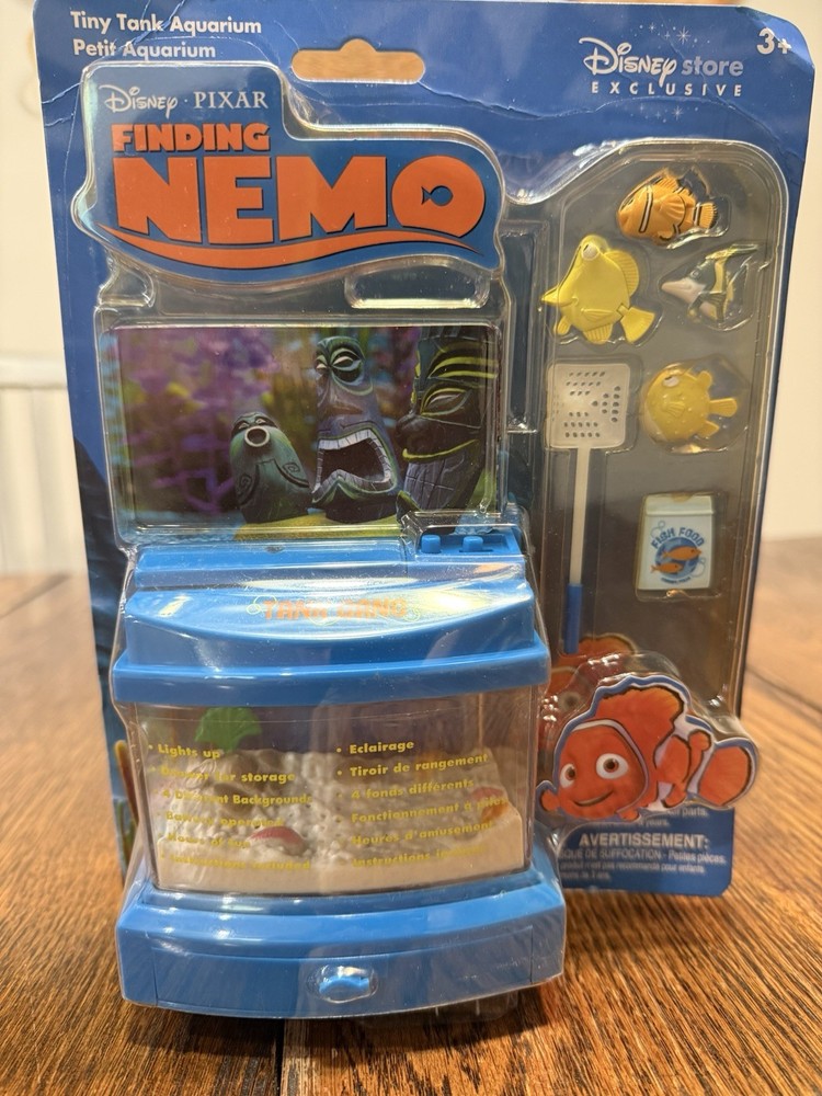 Disney Store Exclusive Pixar Finding Nemo Tiny Tank Aquarium