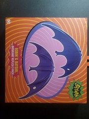 BATMAN classic TV series ROBIN & BATGIRL Batarang replica 2-pack NECA