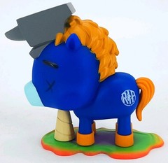 MGA Entertainment R.I.P. Rainbows in Pieces Gnarly Messed Up Unicorn Character