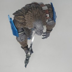 HALO 2 Covenant BRUTE Figure Loose Joyride Studios w Weapon Loose Elbow Joints
