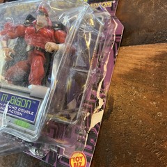 Video Game Super Stars Cyclops vs M. Bison (X-Men 1997 box is damage