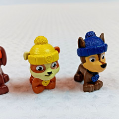 Paw Patrol Snow Rescue Arctic Pups Winter Beanie Hats 2″ Mini Figures Lot of 5
